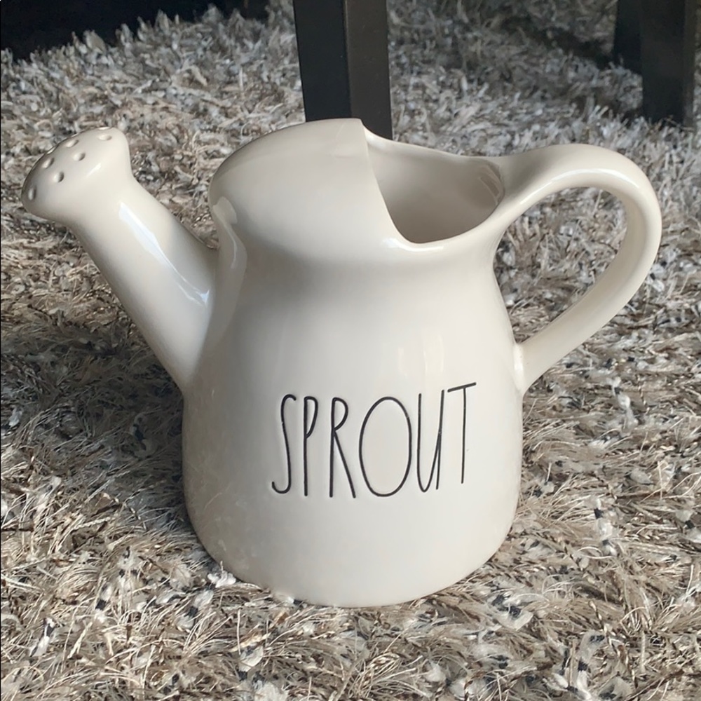 New Rae Dunn Sprout ceramic  Watering can‎
